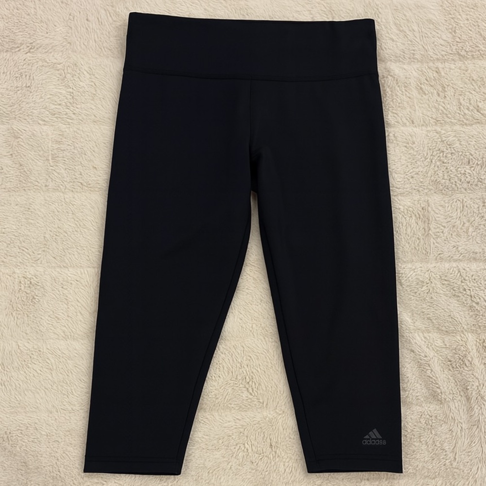 Adidas Black Athletic cropped Leggings with Elastic Waistband - new without tags